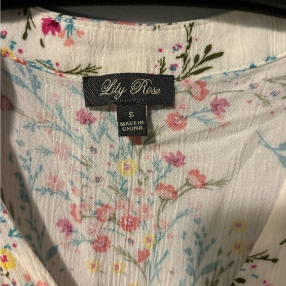 Lilly Rose Floral Romper. Size Small. Front Button And Tie. - Picture 3 of 9